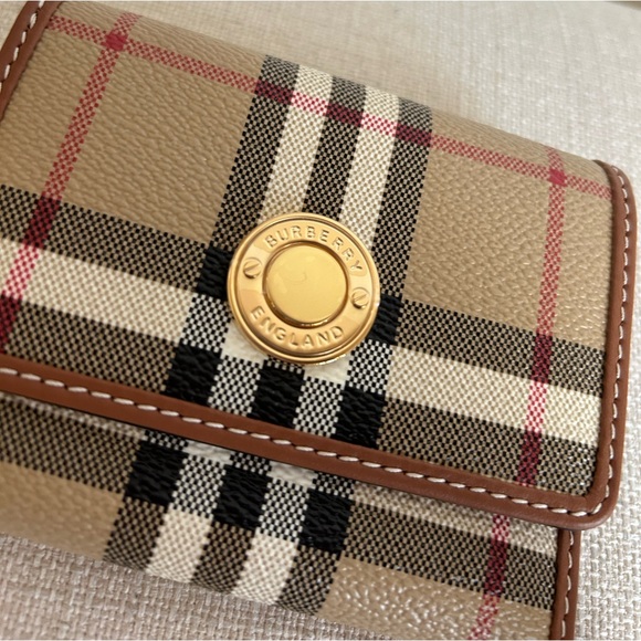 Burberry Check Compact Wallet - Picture 5 of 10